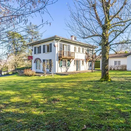 Апартаменты Uharte *